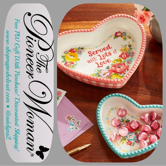 🌺 New Pioneer Woman 2-Piece Heart Shaped Ceramic Dish, Teal Blue & Pink Gingham - Picture 2 of 9